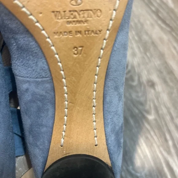 SUPER SALE 💥Valentino Garavani Women's Blue Suede Flats - Picture 6 of 7